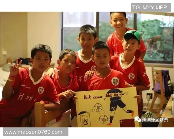 足球明星温暖探访生病小孩传递爱心与希望的感人故事