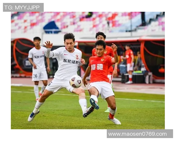 广州足球队逆袭之路揭秘挑战赛中的拼搏与荣耀之旅 广州足球队逆袭之路揭秘挑战赛中的拼搏与荣耀之旅