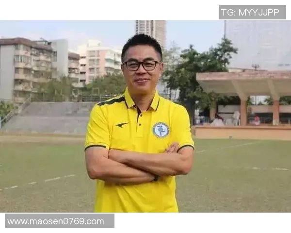 绿茵场上的传奇人生:一位足球明星的奋斗与荣耀故事 绿茵场上的传奇人生:一位足球明星的奋斗与荣耀故事