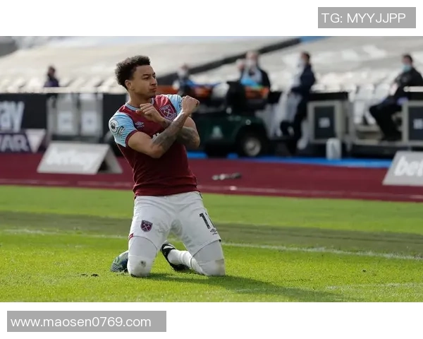 足球明星林加德的职业生涯回顾与未来发展展望 足球明星林加德的职业生涯回顾与未来发展展望