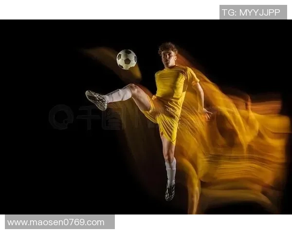 足球明星身材高清照片展示运动魅力与健康生活方式的完美结合 足球明星身材高清照片展示运动魅力与健康生活方式的完美结合